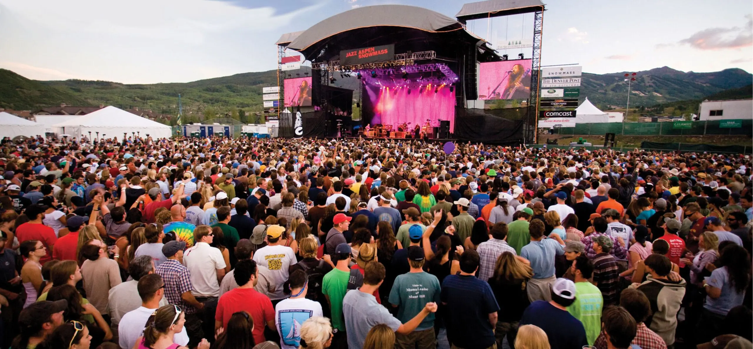 Large concert in snowmass with lots of people