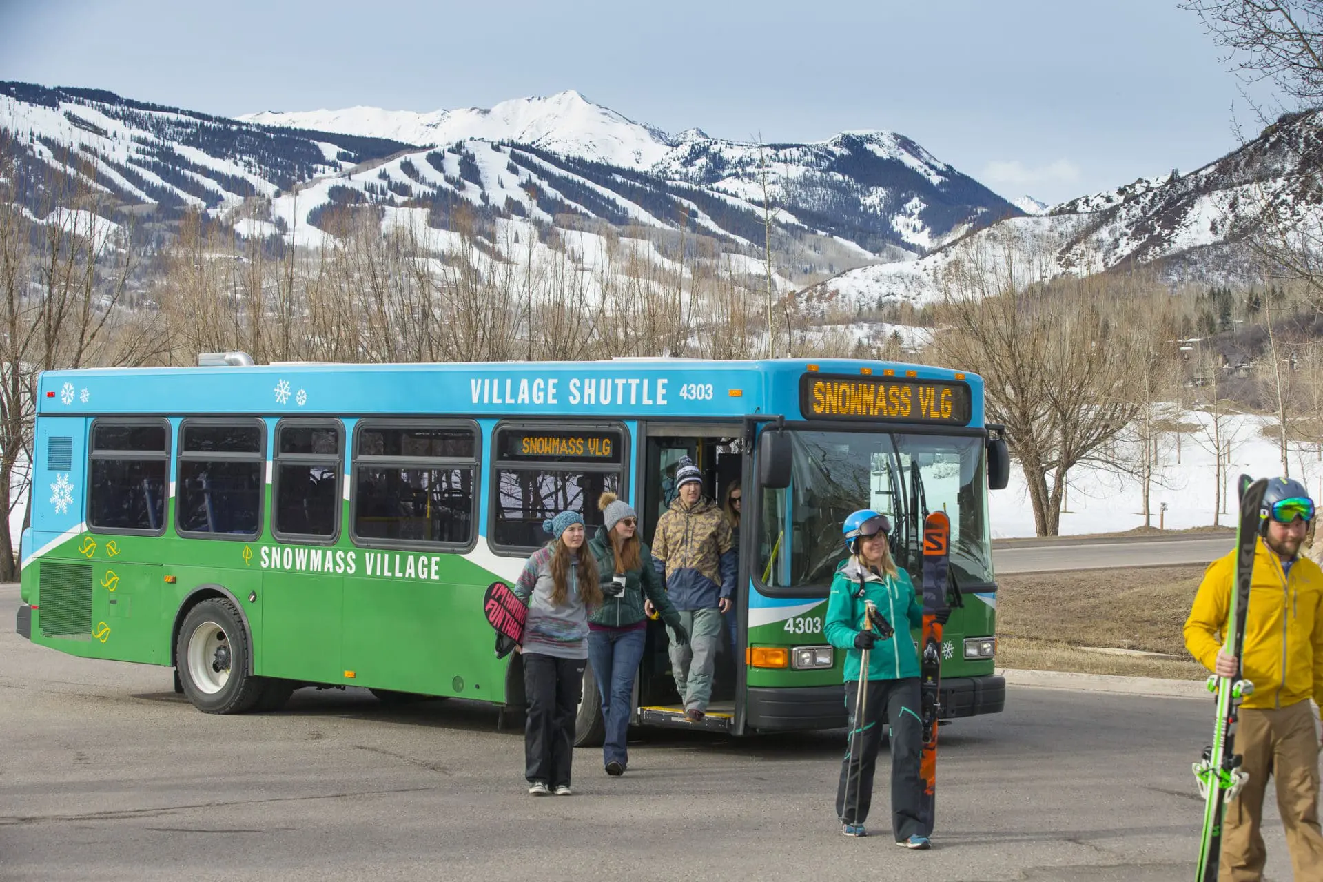 snowmass village colorado free shuttle for visitors